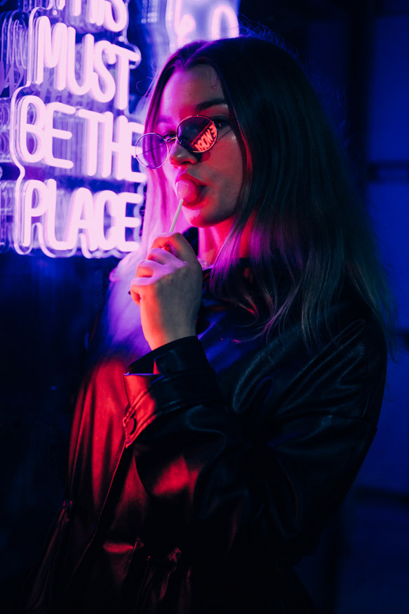 Female portrait, photoshoot in Warsaw, photographer Tom (TomProPhoto)