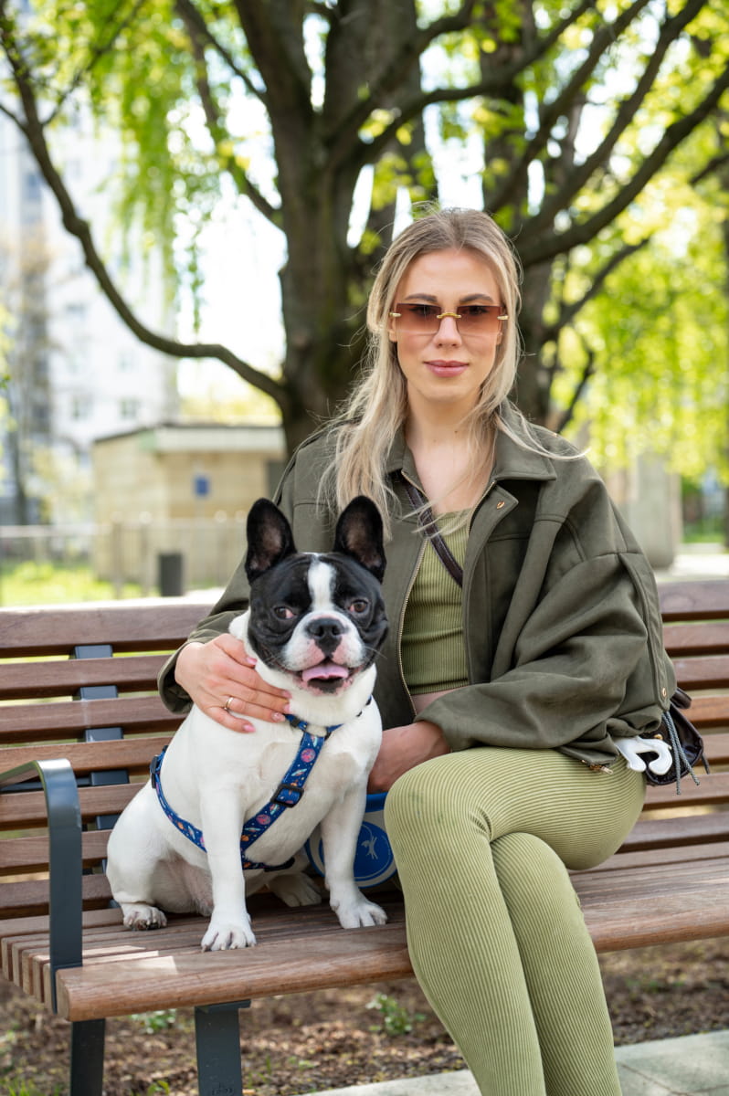 sesja-zdjeciowa-z-psem-warszawa-buldog-francuski